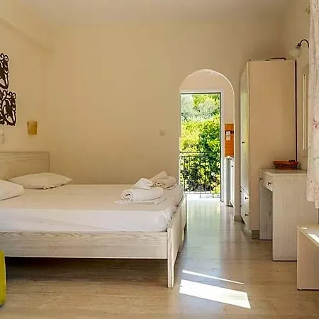 Hotel Nefeli *