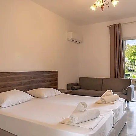 Hotel Nefeli *