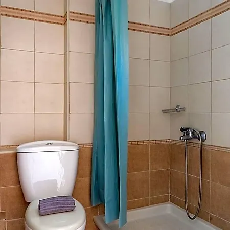 Nefeli Hotel *